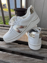 Load image into Gallery viewer, The Alta Sneaker