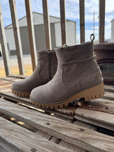 Load image into Gallery viewer, Dashing Bootie
