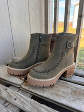 Load image into Gallery viewer, The Toula Boots