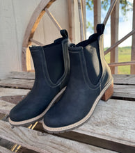 Load image into Gallery viewer, The Cowley Boots {Black}