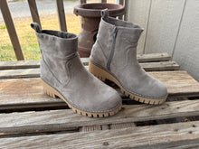 Load image into Gallery viewer, Dashing Bootie