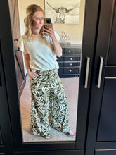 Load image into Gallery viewer, The Yuma Top {Cream}