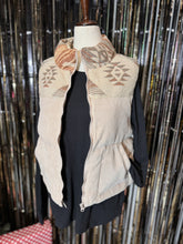 Load image into Gallery viewer, Canyon Vest