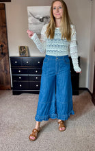 Load image into Gallery viewer, The Flower Lace Top