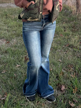 Load image into Gallery viewer, Palmer Low Rise Flare Jeans