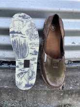 Load image into Gallery viewer, Antique Metallic Print Cruiser