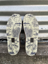 Load image into Gallery viewer, Antique Metallic Print Cruiser