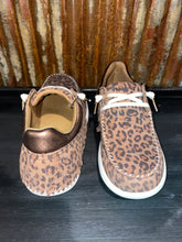 Load image into Gallery viewer, The Hilo {Leopard & Fringe}