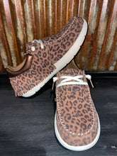 Load image into Gallery viewer, The Hilo {Leopard & Fringe}