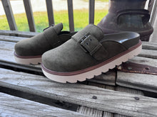 Load image into Gallery viewer, The Zamira Mules {Khaki/Green}