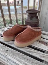 Load image into Gallery viewer, Pillow Talk {Tobacco}