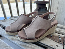 Load image into Gallery viewer, K Bye Wedges