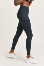 Load image into Gallery viewer, The Marble Leggings