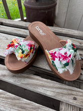 Load image into Gallery viewer, Spray Tan Sandals {Floral}
