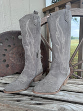Load image into Gallery viewer, The Headliner Boots

