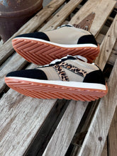 Load image into Gallery viewer, The Leopard Days Sneakers
