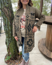 Load image into Gallery viewer, Ariat: Quilted Aztec Jacket
