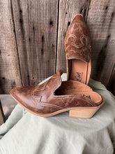 Load image into Gallery viewer, The Saloon Mule {Tan Crackle}
