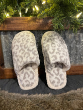 Load image into Gallery viewer, Grey Leopard Slippers
