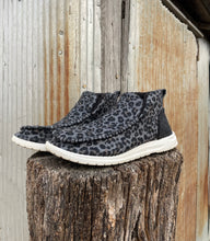 Load image into Gallery viewer, Grey Leopard Shoes

